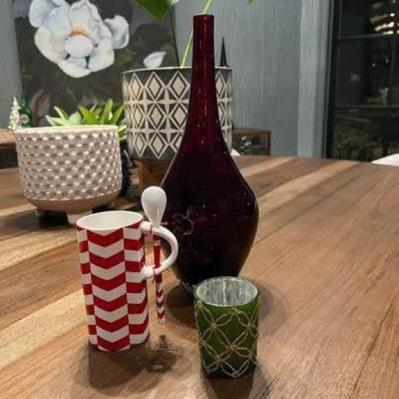 Misc Red, Green & White Christmas Decor Set - Picture 2 of 4